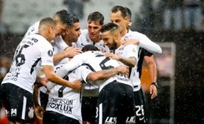 Corinthians busca estabilidade na lateral esquerda após apostas sem efeito.(Imagem:Divulgação)