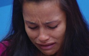 Kelly chora com acusação de Fabiana.(Imagem:Reprodução)