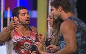 Yuri e Jonas batem boca na Festa Pop Brasil(Imagem:Reprodução)