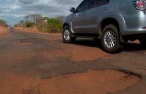 São mais de 100 km de extensão e trechos estão em péssimas condições.(Imagem:G1 PI)