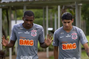Marllon e Araos no treino do Corinthians(Imagem:Daniel Augusto Jr/Ag Corinthians)