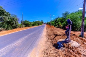 Governador entrega veículo para ADAPI e visita obras de mobilidade em São Raimundo Nonato.(Imagem:Roberta Aline)