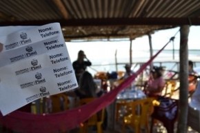 Secretaria de Segurança distribui pulseiras de identificação para crianças na praia.(Imagem:Ascom SSP)