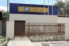 Bandidos trancam funcionários em sala durante assalto aos Correios.(Imagem:Online regional)