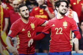 Espanha dá baile na Itália e fica perto da Copa do Mundo.(Imagem:GOAL)