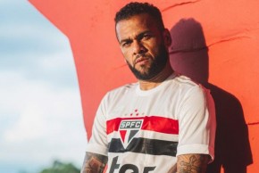 Daniel Alves novo uniforme do São Paulo(Imagem:Divulgação)