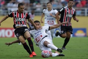 São Paulo vence fora de casa e assume a liderança da chave.(Imagem:Rubens Chiri)