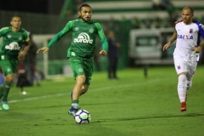 Chape só empata com Paraná e livra Santos da zona do rebaixamento.(Imagem:Sirli Freitas/ACF)