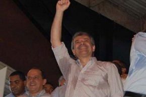 Na imagem acima aparecem da esquerda para direita: Joilson Rodrigues, Hélio Isaias e o senador João Vicente Claudino. (Imagem:180grau)