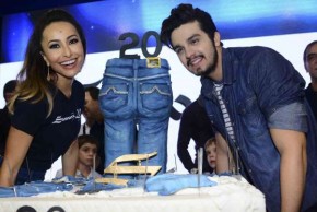 Luan Santana e Sabrina Sato posam juntos em festa de grife em SP.(Imagem:MSN)