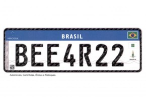 Novo modelo de placas de veículos começa a valer em 1º de setembro.(Imagem:Agência Brasil)