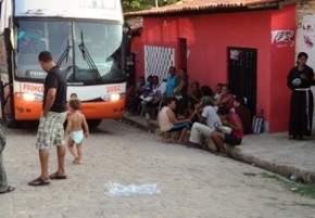 Romeiros de Floriano se preparando pra sair rumo ao Canidé - Ceará(Imagem:Cida Santana)