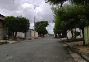 Família é agredida e feita refém por 4 homens armados durante assalto.(Imagem:Cidadeverde.com)