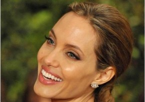 Angelina Jolie(Imagem:Famosidades)