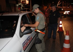 Foram 16 veículos apreendidos nas zonas Norte e Sul de Teresina durante operação realizada na noite de ontem (1).(Imagem:Divulgação)