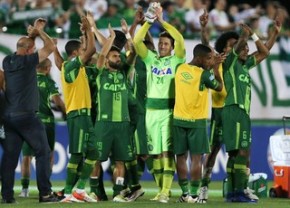 Clubes querem que Chapecoense fique imune ao rebaixamento.(Imagem:REUTERS/Paulo Whitaker)