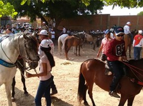 Cavalgada abre oficialmente a 65ª Expoapi em Teresina.(Imagem:Cidade Verde)