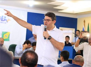 Em seminário, Luciano critica governo e fala em plano de desenvolvimento.(Imagem:Ascom)