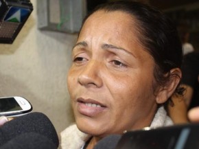 'A polícia levou um bem valiosíssimo', disse Terezina ao chegar no Piauí.(Imagem:Fernando Brito/G1)