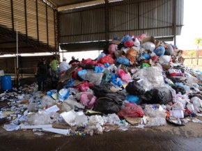 Uma tonelada de materiais recicláveis custa, em média, de R$ 150 a R$ 200(Imagem:Foto: Camila Ruback / R7)