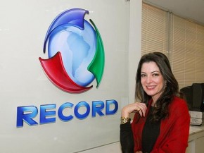 Ana Paula Padrão cometeu gafe durante 'Jornal da Record'(Imagem:Divulgação)