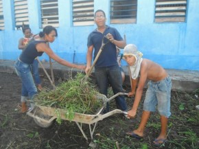 Alunos participam de mutirão de limpeza em escola de Floriano(Imagem:FlorianoNews)