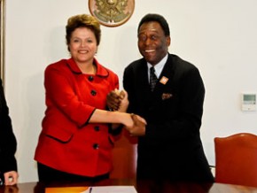 Dilma e o ex-jogador Pelé em encontro no Palácio do Planalto.(Imagem:Ricardo Stuckert / PR)