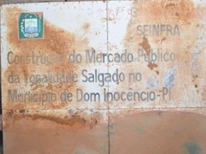 Placa da obra colocada pelo governo ainda em 2006.(Imagem: Alonso Gomes/Arquivo Pessoal)