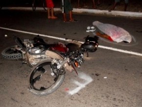 O motociclista morreu após o acidente.  (Imagem:Daniel Santos)