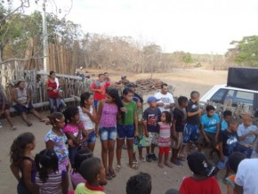 Palhaço Carrapeta prestigiou Festa das Crianças.(Imagem:FlorianoNews)