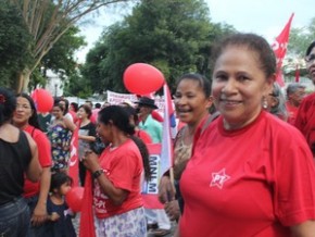 Senadora Regina Sousa (PT-PI) participa de ato pró-Dilma, na capital.(Imagem:Fernando Brito/G1)