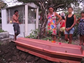 Adolescente espancado até a morte foi enterrado em Teresina.(Imagem:Ellyo Teixieira/ G1)