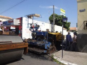 Obra de asfaltamento no centro de Floriano.(Imagem:FlorianoNews)