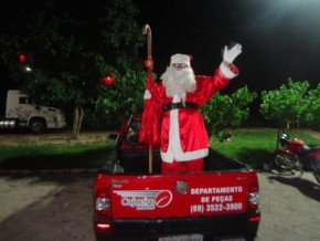 Entrega de cestas básicas.(Imagem:FlorianoNews)