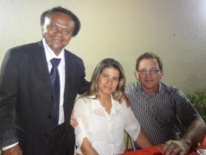 Hayalla comemorou sete anos do jornal Perfil em Floriano.(Imagem:FlorianoNews)