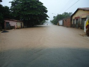 Av. Eurípedes de Aguiar alagada(Imagem:Redação)