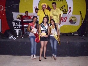 Garotas que desfilaram no projeto Amarelinho e conquistaram o primeiro, segundo e terceiro lugar(Imagem:Léo Miranda)