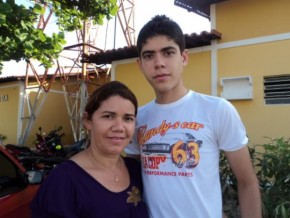 Francisca e seu filho Gustavo(Imagem:Cida Santana)