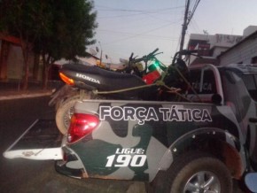 Força Tática recupera motocicleta em desvio no Cajueiro II.(Imagem:FlorianoNews)