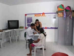 Em 2013, médico atendia em sala de aula na comunidade Olho D'água?.(Imagem:Gilcilene Araújo/G1)