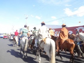 Vaqueiros cavalgaram em homenagem a São Pedro de Alcântara em Floriano.(Imagem:FlorianoNews)