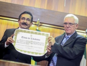 Alepi entrega título de cidadania ao presidente do Grupo Noroeste.(Imagem:Alepi)