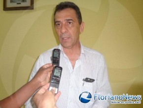 Prefeitura de Floriano e taxistas discutem melhorias para a categoria.(Imagem:FlorianoNews)