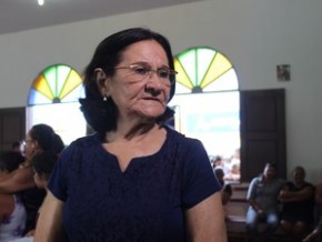 Moradora Irene Reis falou que sociedade pede explicação.(Imagem:Catarina Costa/G1)