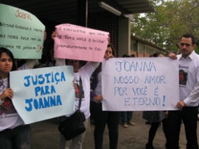 Parentes pedem justiça e explicação para a morte de Joanna  (Imagem:Tássia Thum/ G1)