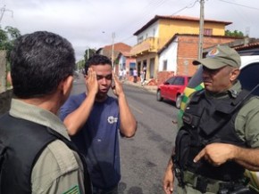 Filho de vítima ficou abalado ao encontrar o pai morto.(Imagem:Gustavo Almeida/G1)