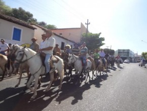 Vaqueiros cavalgaram em homenagem a São Pedro de Alcântara em Floriano.(Imagem:FlorianoNews)