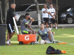 Maranhão ficou no gramado após se desentender com Bruno Gomes(Imagem:Hector Werlang)