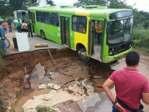 Não havia passageiros no veículo quando o incidente ocorreu.(Imagem:Gil Oliveira/TV Clube)