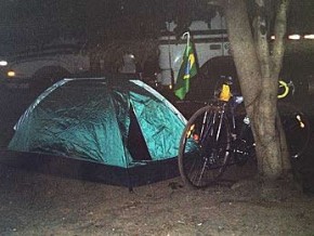 Barraca usada pelo ciclista nas viagens.(Imagem:Wanderli de Sousa/Arquivo Pessoal)